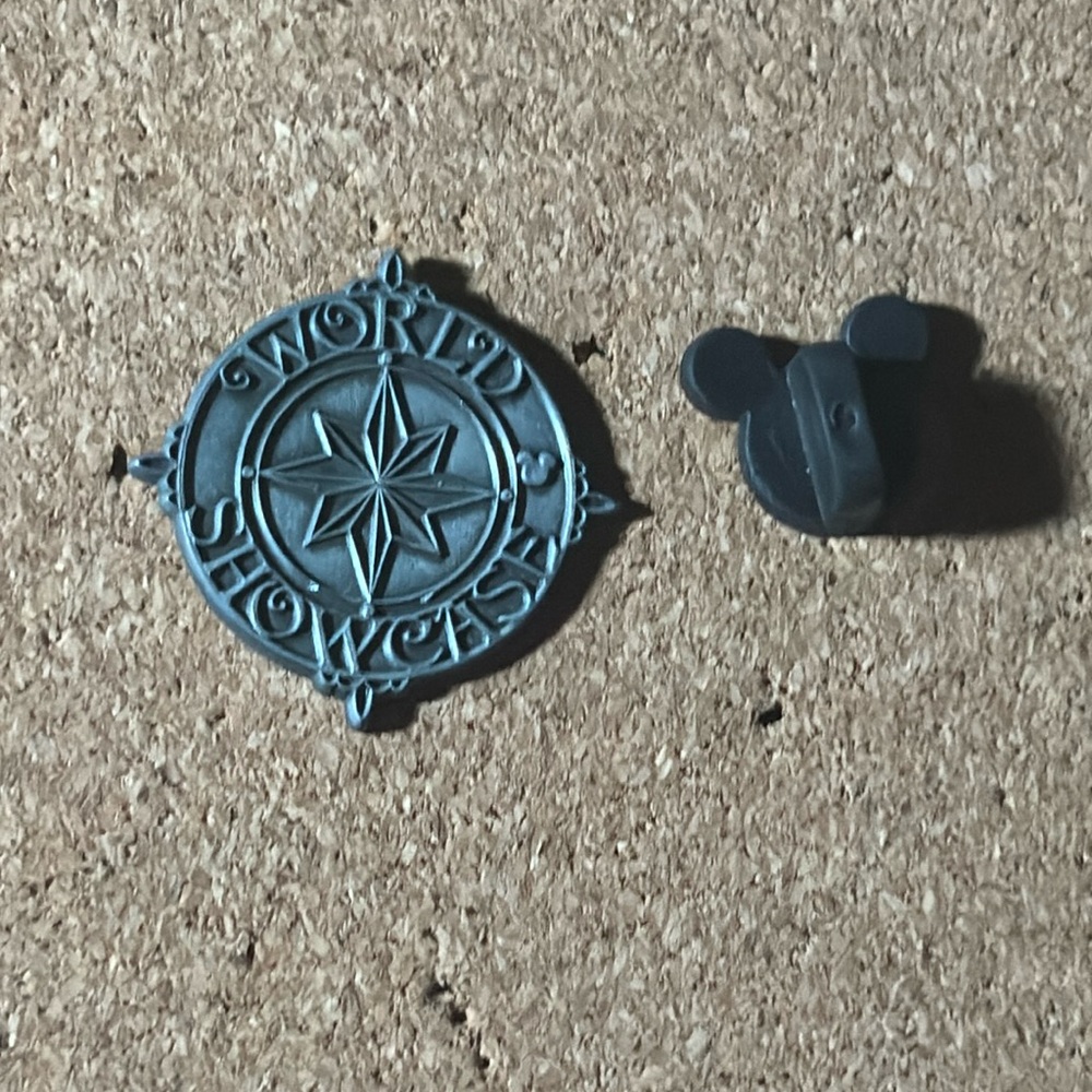 World showcase Disney pin